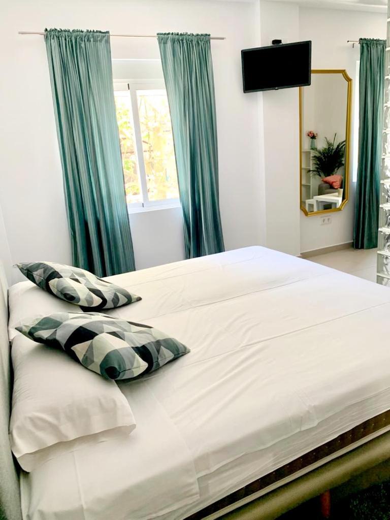 Villamartin Hotel Ghb Dehesa de Campoamor  Bagian luar foto